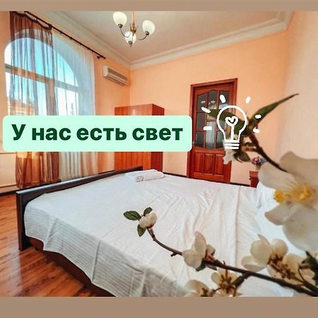 Апартаменты на Крещатике 17 Киев Экстерьер фото