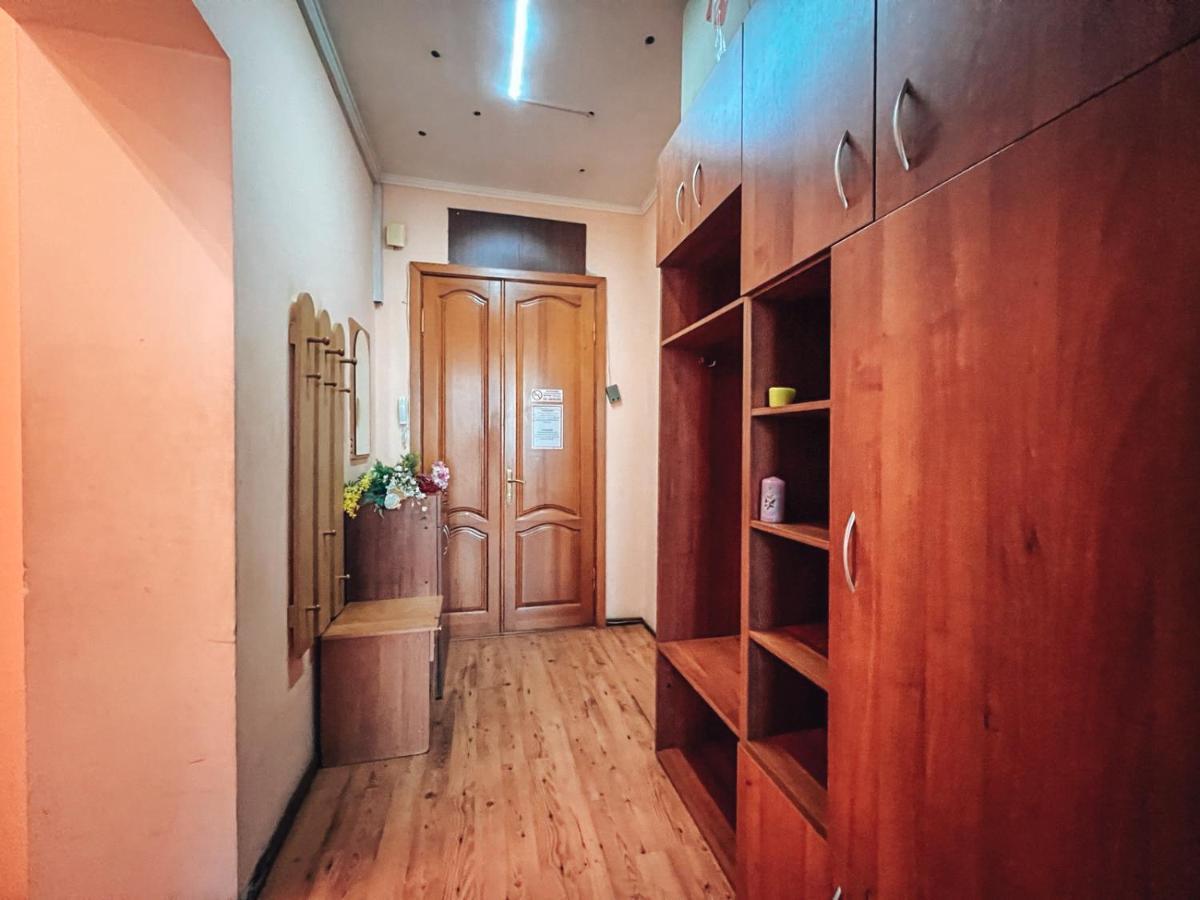 Апартаменты на Крещатике 17 Киев Экстерьер фото